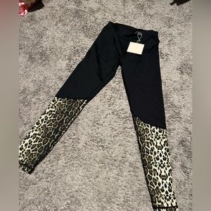 Kittenish Leopard & Black Active Leggings